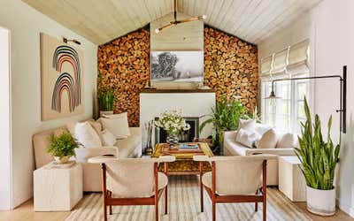  Beach Style Beach House Living Room. Southampton Retreat by Hyphen & Co..