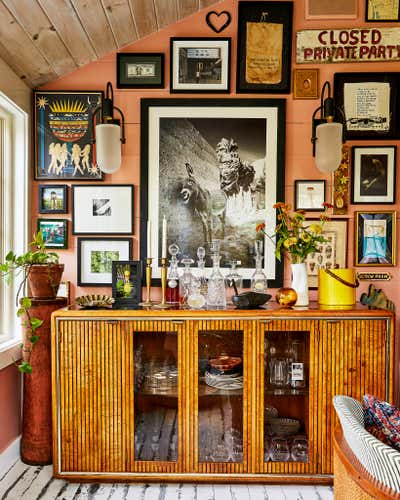  Eclectic Beach House Dining Room. Southampton Retreat by Hyphen & Co..
