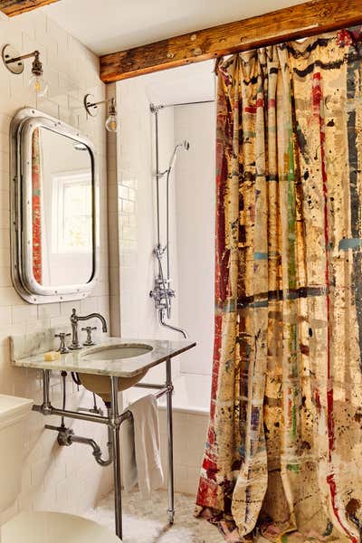  Eclectic Beach House Bathroom. Southampton Retreat by Hyphen & Co..