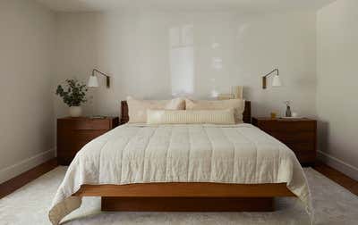  Family Home Bedroom. East Hampton Craftsman by Hyphen & Co..