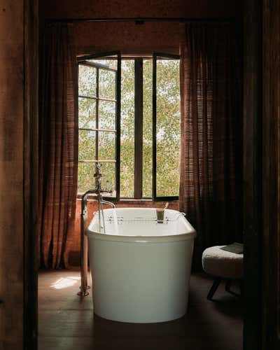  Western Country House Bathroom. Cabin by Clive Lonstein.
