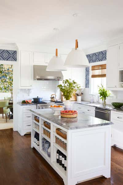  Vacation Home Kitchen. Southhampton Home by Apartment 48.