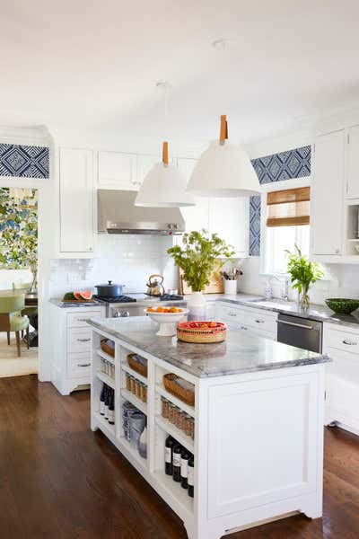  Coastal Vacation Home Kitchen. Southhampton Home by Apartment 48.