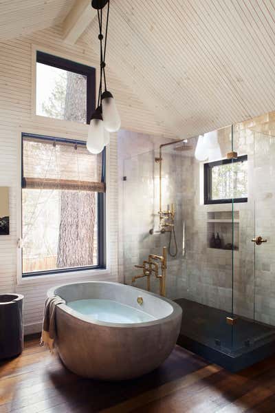  Organic Vacation Home Bathroom. Mountain Chalet by Ohara Davies Gaetano Interiors.
