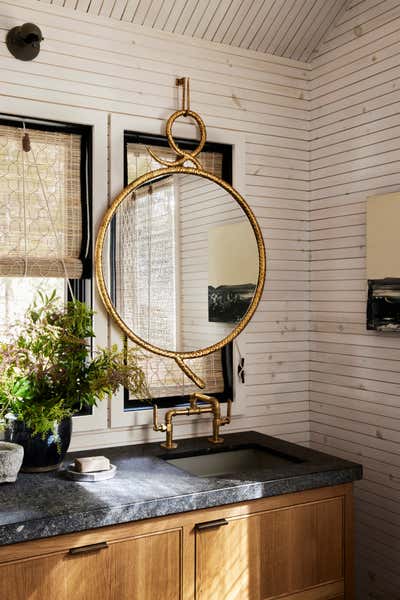 Organic Vacation Home Bathroom. Mountain Chalet by Ohara Davies Gaetano Interiors.