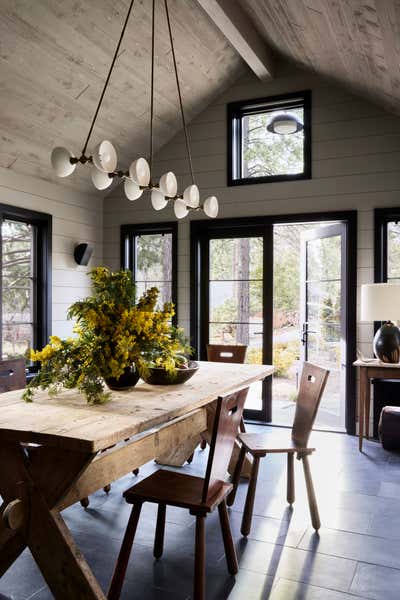 Organic Vacation Home Dining Room. Mountain Chalet by Ohara Davies Gaetano Interiors.