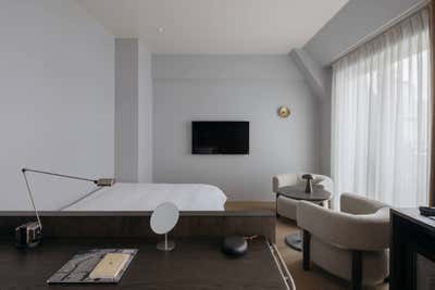  Asian Bedroom. KIRO HIROSHIMA by THE SHAREHOTELS by HIROYUKI TANAKA ARCHITECTS.