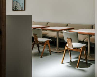  Minimalist Dining Room. TAKE BAKERY  AND  CAFE by HIROYUKI TANAKA ARCHITECTS.