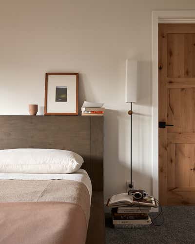 Modern Bedroom. Donner Lake Cabin by Form + Field .