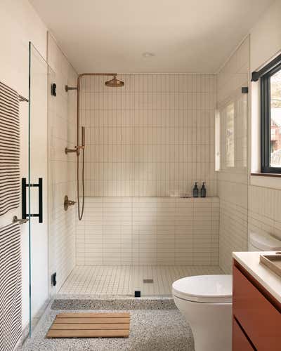  Modern Bathroom. Donner Lake Cabin by Form + Field .