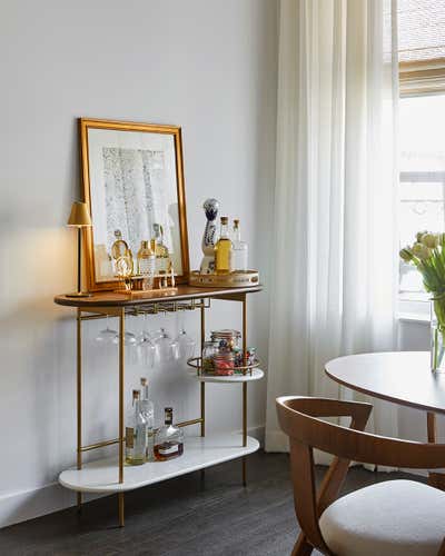  Modern French Apartment Dining Room. Flatiron Apartment by Hyphen & Co..