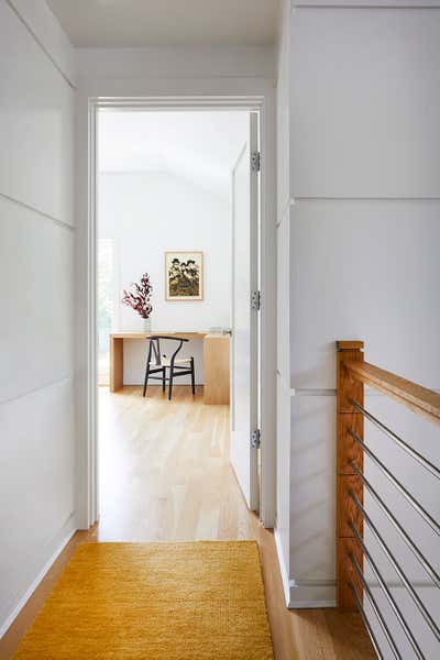  Mid-Century Modern Bedroom. East Hampton by Hyphen & Co..