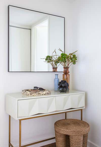  Modern Apartment Entry and Hall. Gold Coast Pied-A-Terre by Kristen Ekeland | Studio Gild.