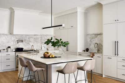  Transitional Contemporary Family Home Kitchen. Southport by Kristen Ekeland | Studio Gild.