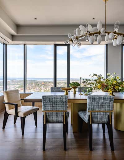  Family Home Dining Room. Rainier Square Tower by Studio AM Architecture & Interiors.