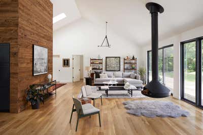  Modern Mid-Century Modern Living Room. Hudson Valley Modern by JAM Architecture.