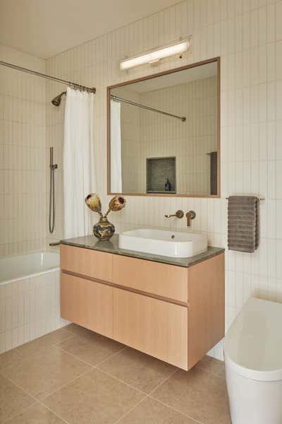  Apartment Bathroom. Williamsburg Loft by JAM Architecture.