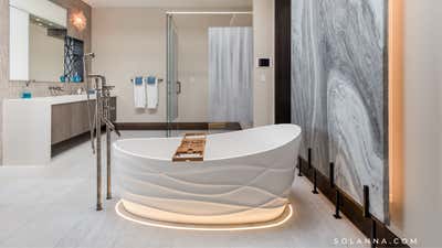  Mid-Century Modern Family Home Bathroom. Tahoe Villa Harrah by Solanna Design & Development LLC.