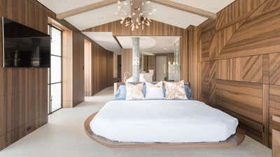 Coastal Beach House Bedroom. Balboa Peninsula by Solanna Design & Development LLC.