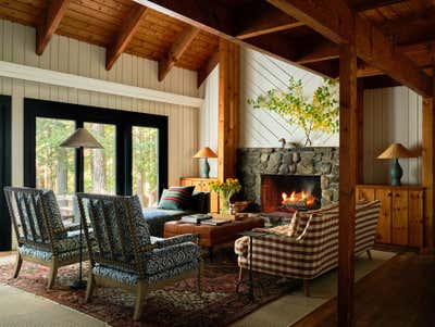  Rustic Vacation Home Living Room. New Hampshire Lakehouse  by Atelier Davis.