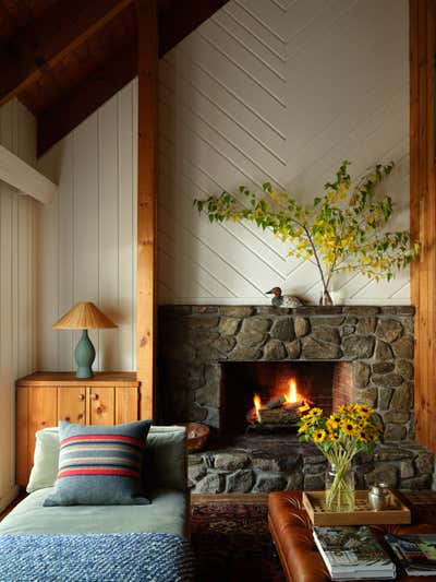  Rustic Living Room. New Hampshire Lakehouse  by Atelier Davis.