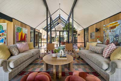  Family Home Living Room. Palo Alto Eichler  by Atelier Davis.