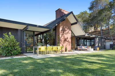  Mid-Century Modern Family Home Exterior. Palo Alto Eichler  by Atelier Davis.