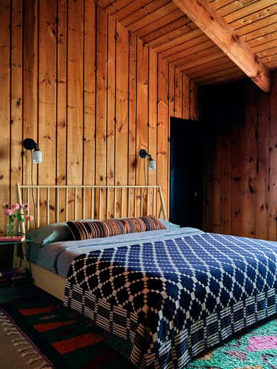  Rustic Vacation Home Bedroom. New Hampshire Lakehouse  by Atelier Davis.