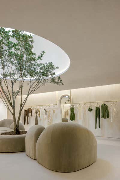  Minimalist Retail Open Plan. Cult Gaia Miami Flagship by Soho House - North America.