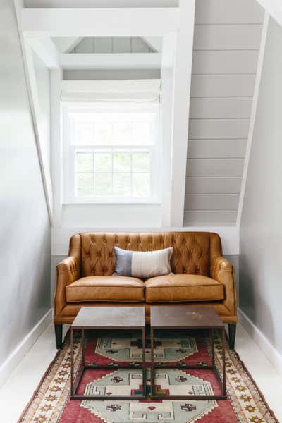  Farmhouse Entry and Hall. East Hampton Cottage by Hyphen & Co..