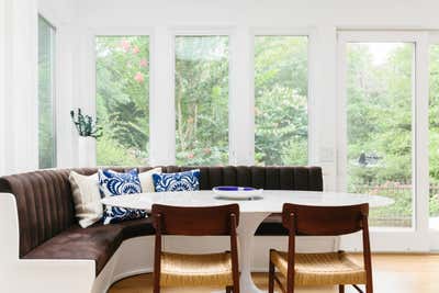  Arts and Crafts Family Home Dining Room. East Hampton Cottage by Hyphen & Co..