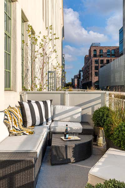  Maximalist Apartment Patio and Deck. Brooklyn by Hyphen & Co..
