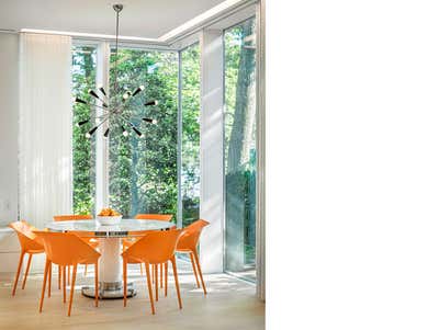  Modern Dining Room. House in Wellesley by 1100 Architect.