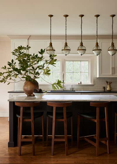  Farmhouse Family Home Kitchen. Old Greenwich  by Evan Edward .