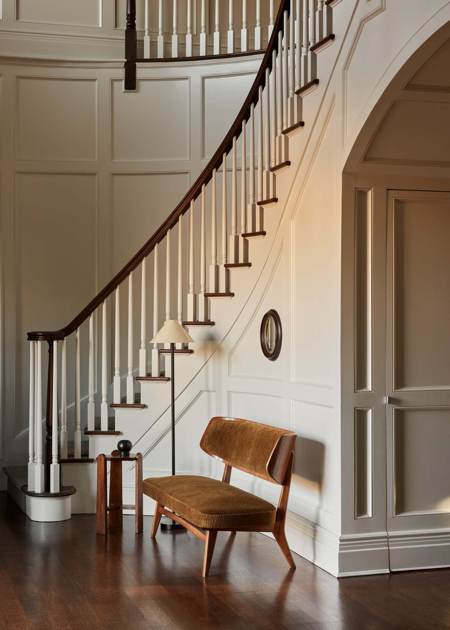 Contemporary Entry and Hall Design Ideas - 2,815 Pictures | 1stDibs