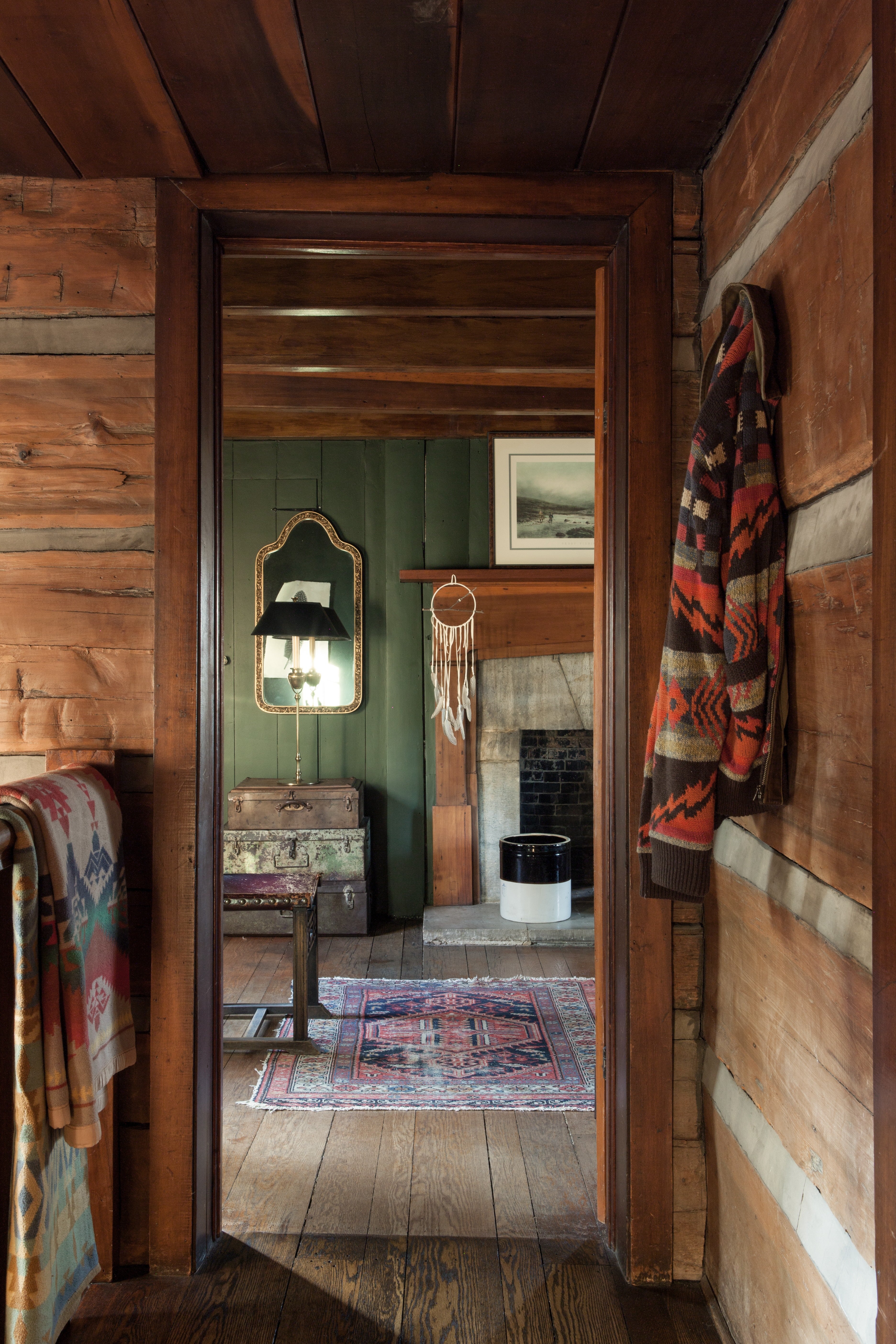 Country Entry and Hall