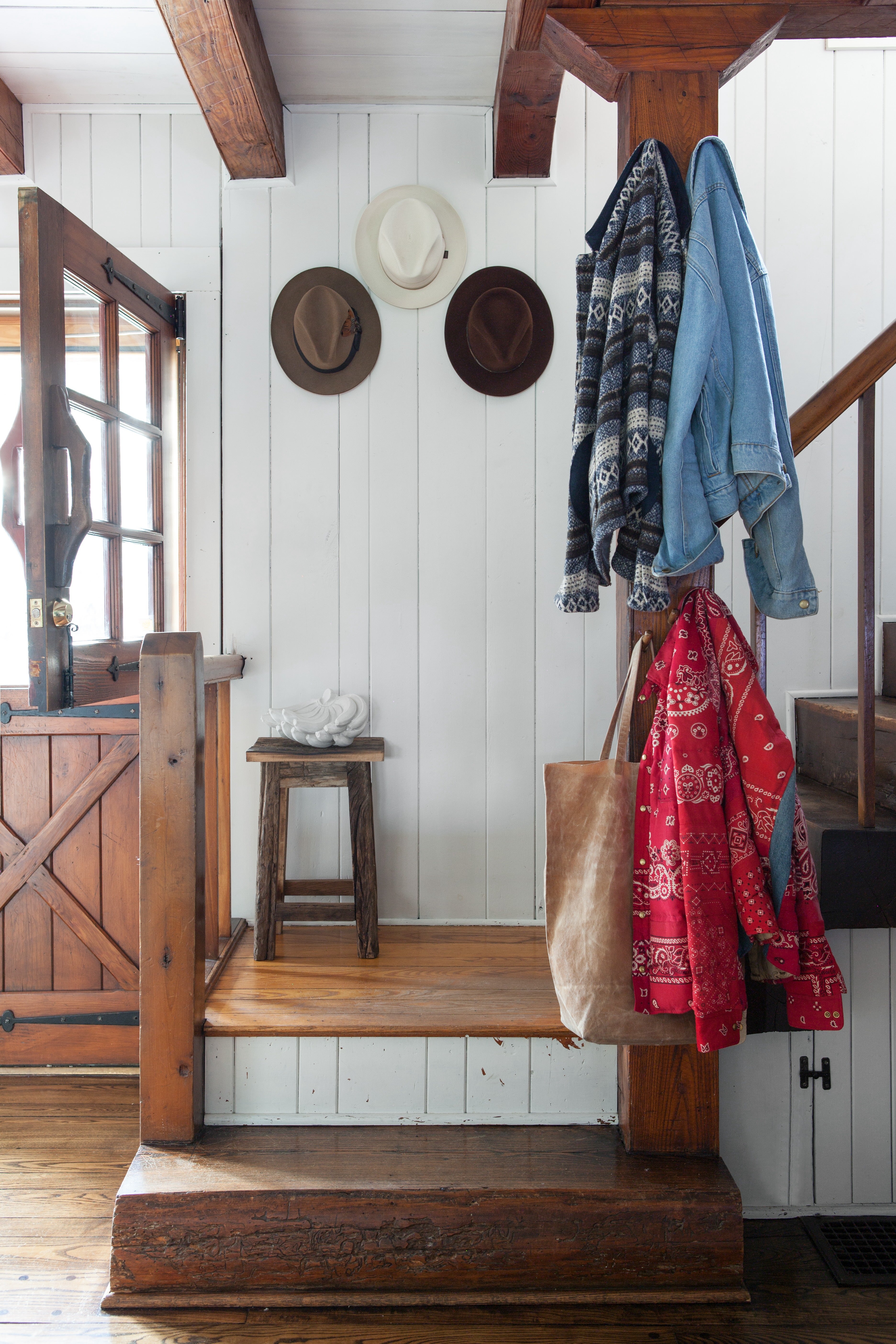 Country Entry and Hall