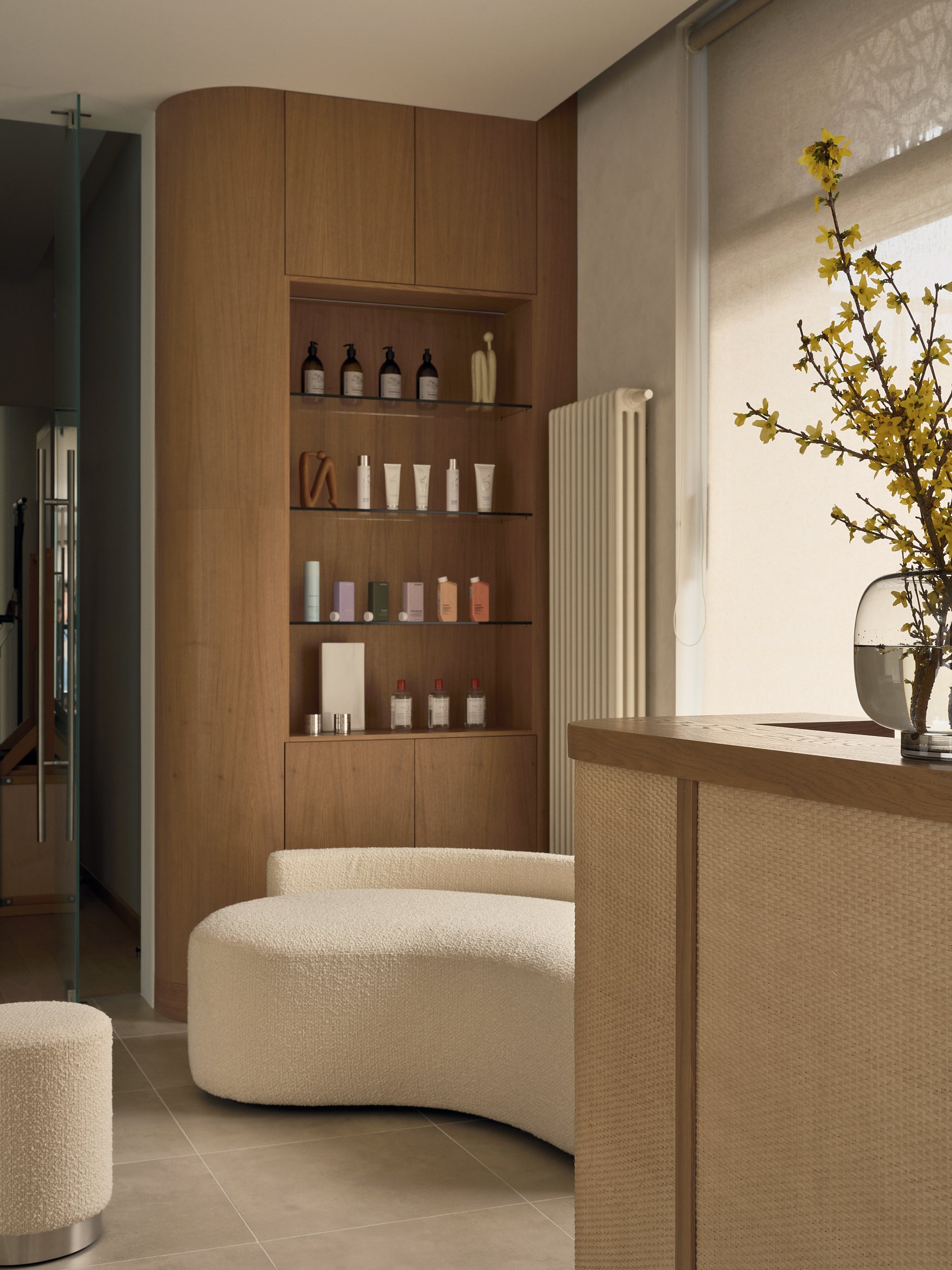 Minimalist Lobby and Reception