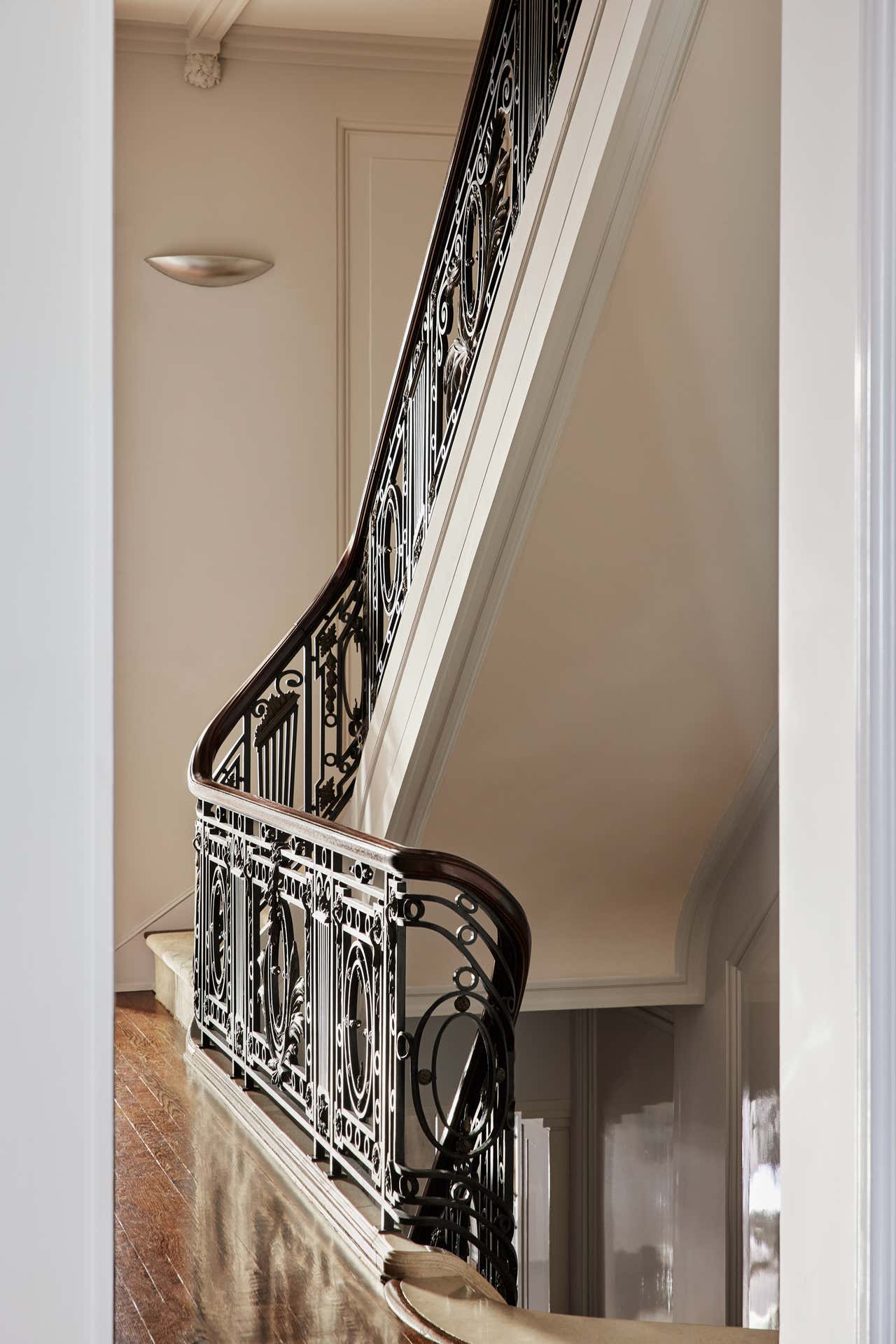 Contemporary Entry and Hall Design Ideas - 3,007 Pictures | 1stDibs