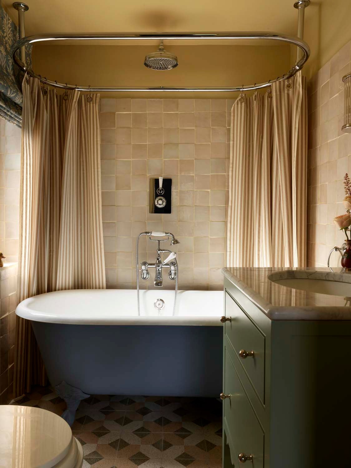 Art Deco Bathroom