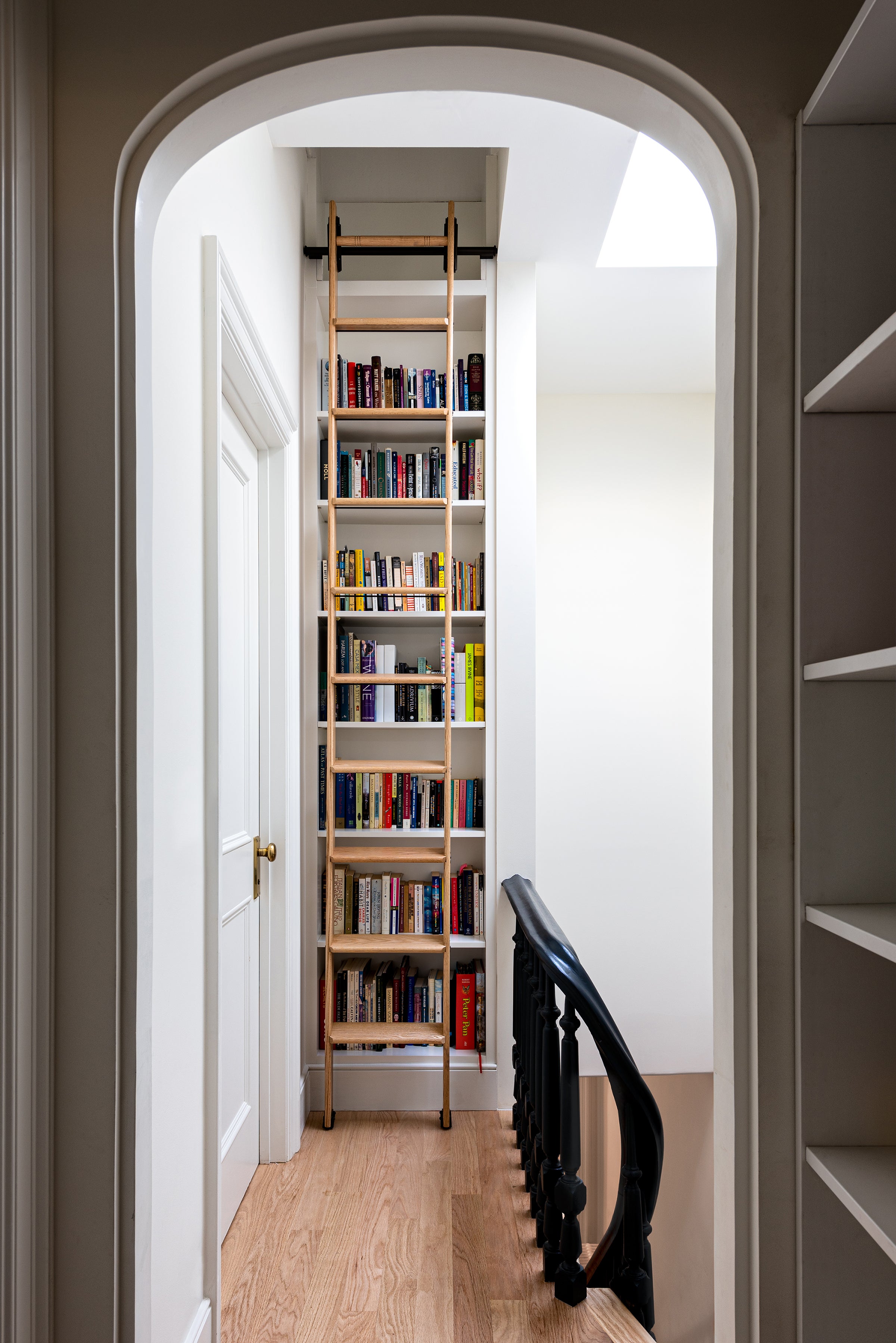 Contemporary Entry and Hall