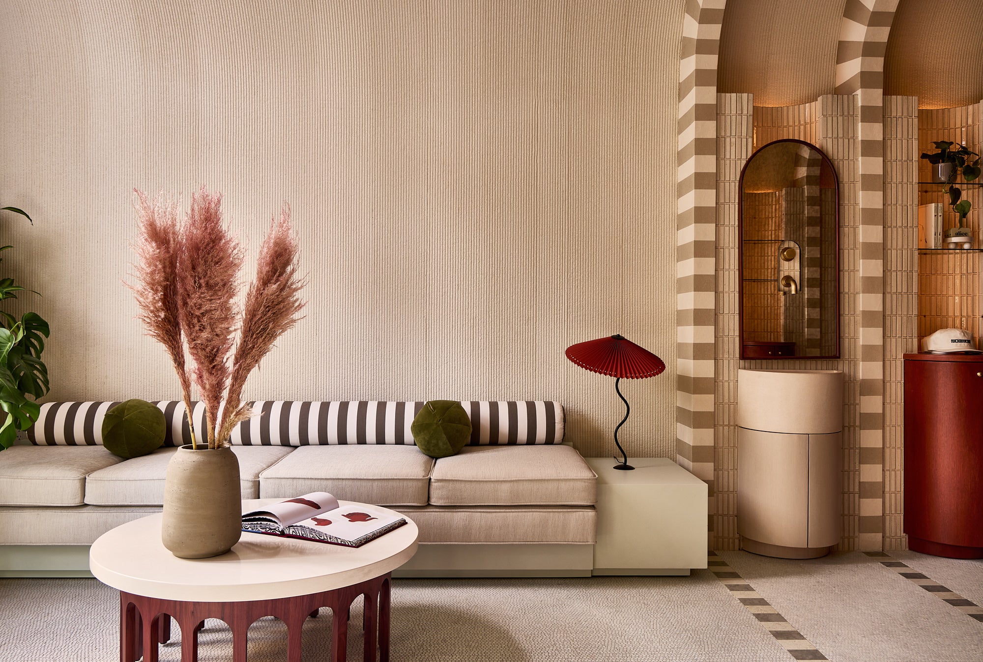 Modern Lobby and Reception