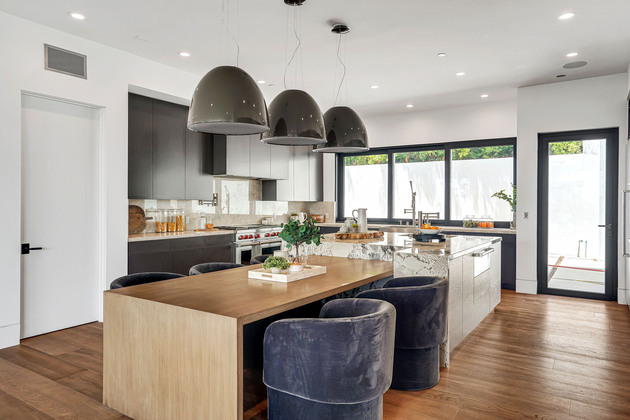 Contemporary Kitchen