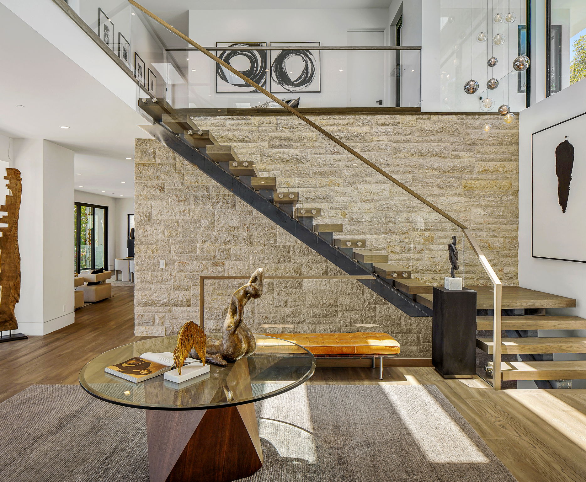 Contemporary Entry and Hall