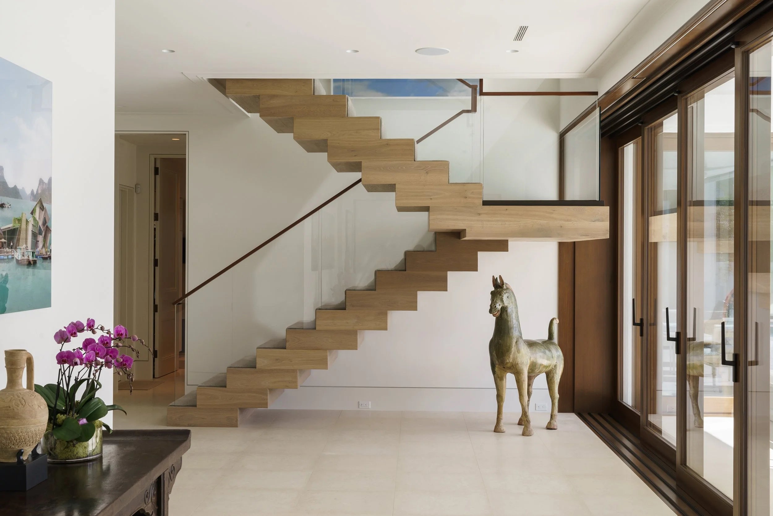 Contemporary Entry and Hall