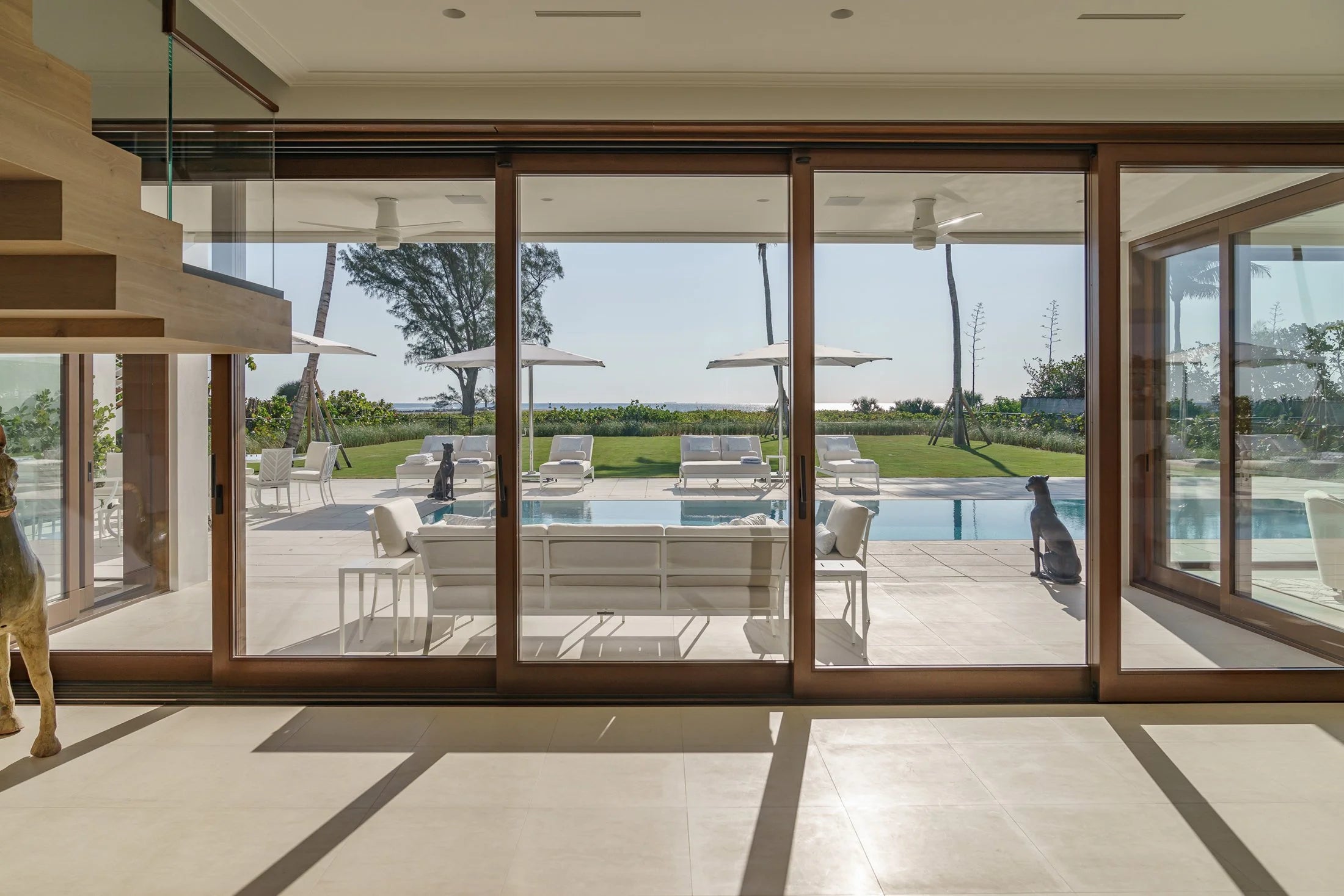 Contemporary Entry and Hall