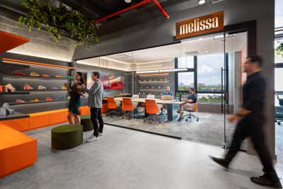 Office Workspace. Grendene Global Brands Headquarters by Nar Design Studio.