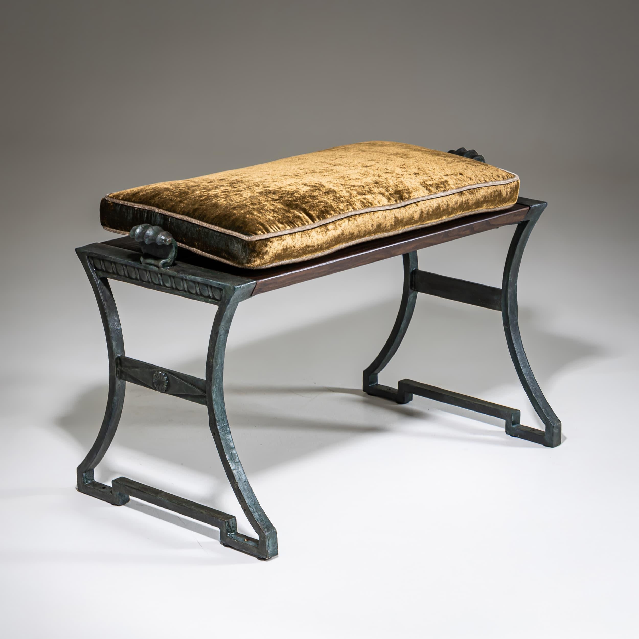 Bench with side supports in black-lacquered iron and later wooden slats.
Foundry: Näfveqvarn.

Bensow presented his works at major exhibitions, including the Paris World’s Fair in 1925. For the Näfveqvarn foundry, he designed several garden pieces