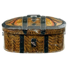 Scatola scandinava tradizionale del XIX secolo dipinta a mano