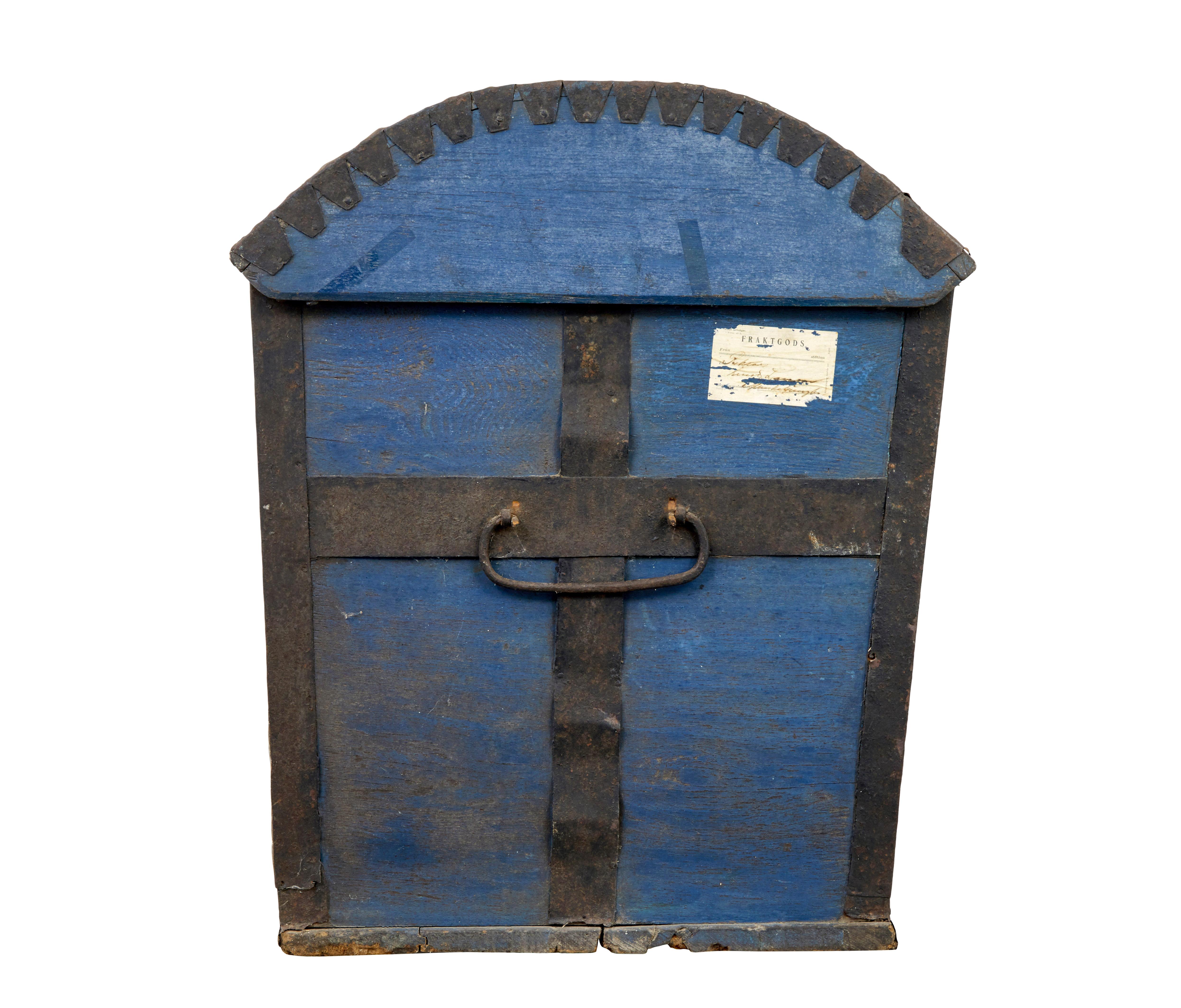 Metalwork Traditional 19th century painted Swedish dome top trunk For Sale